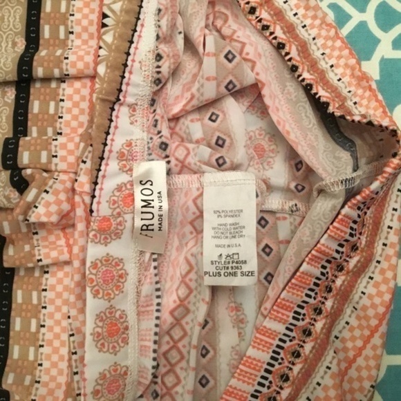 FRUMOS Peach and cream Seasonal Leggings - Picture 3 of 7